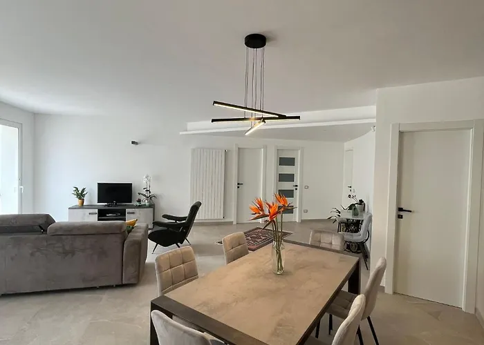 Libeccio House アパート