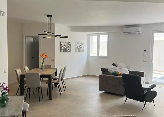 Libeccio House * アヴォラ