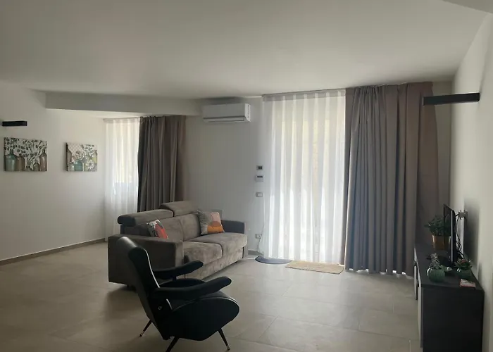 Libeccio House アパート